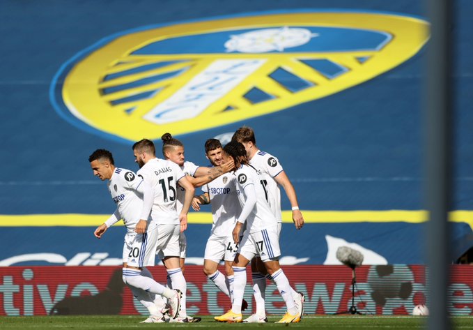 Leeds logró su primera victoria en su regreso a la Premier