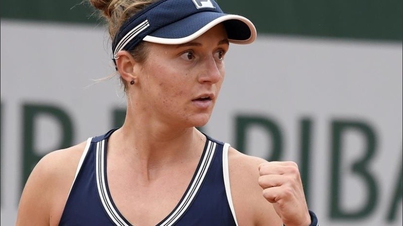 Podoroska sigue haciendo historia en París