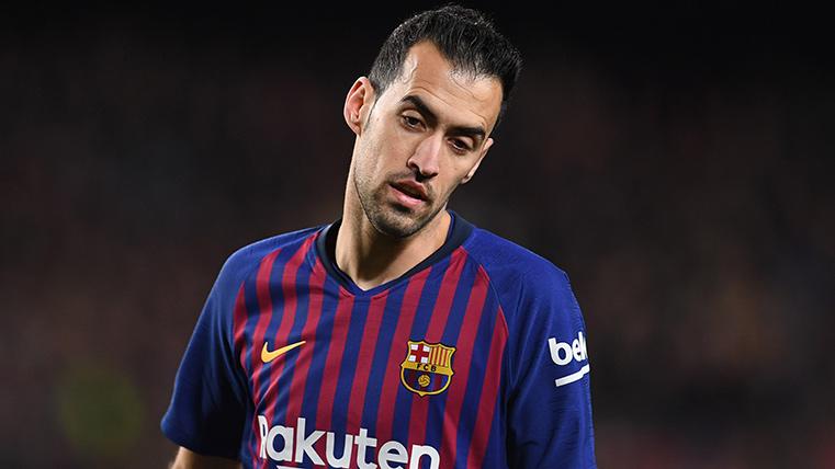 Sufre Koeman: Busquets se lesionó la rodilla
