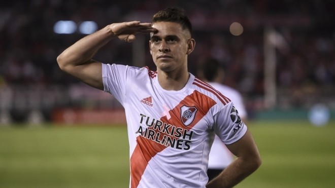 ¿Se queda o se va Santos Borré?