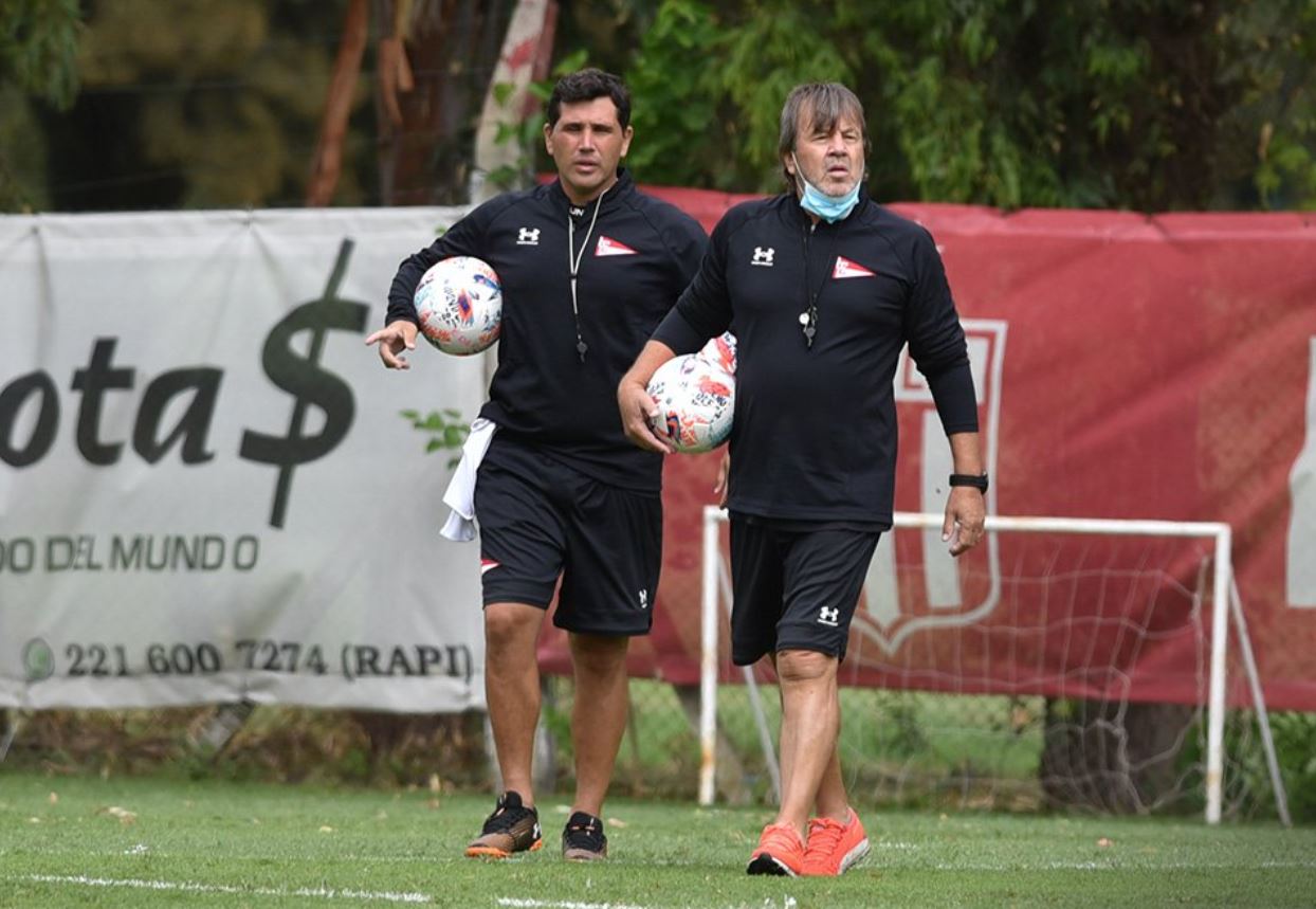 Zielinski mete dos cambios ante Godoy Cruz