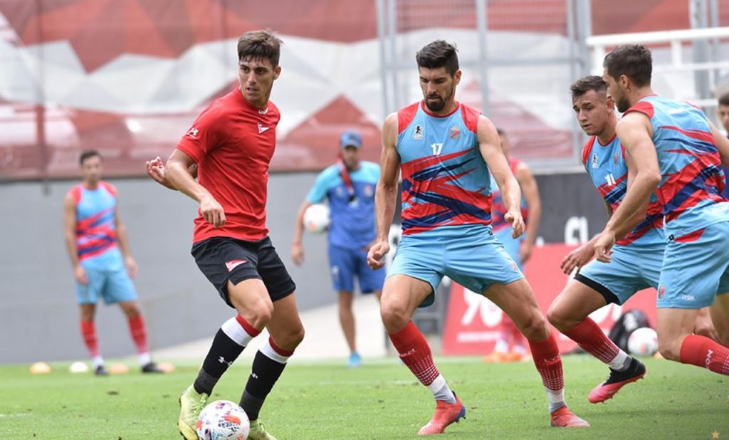 Estudiantes y Arsenal terminaron a&nbsp;mano