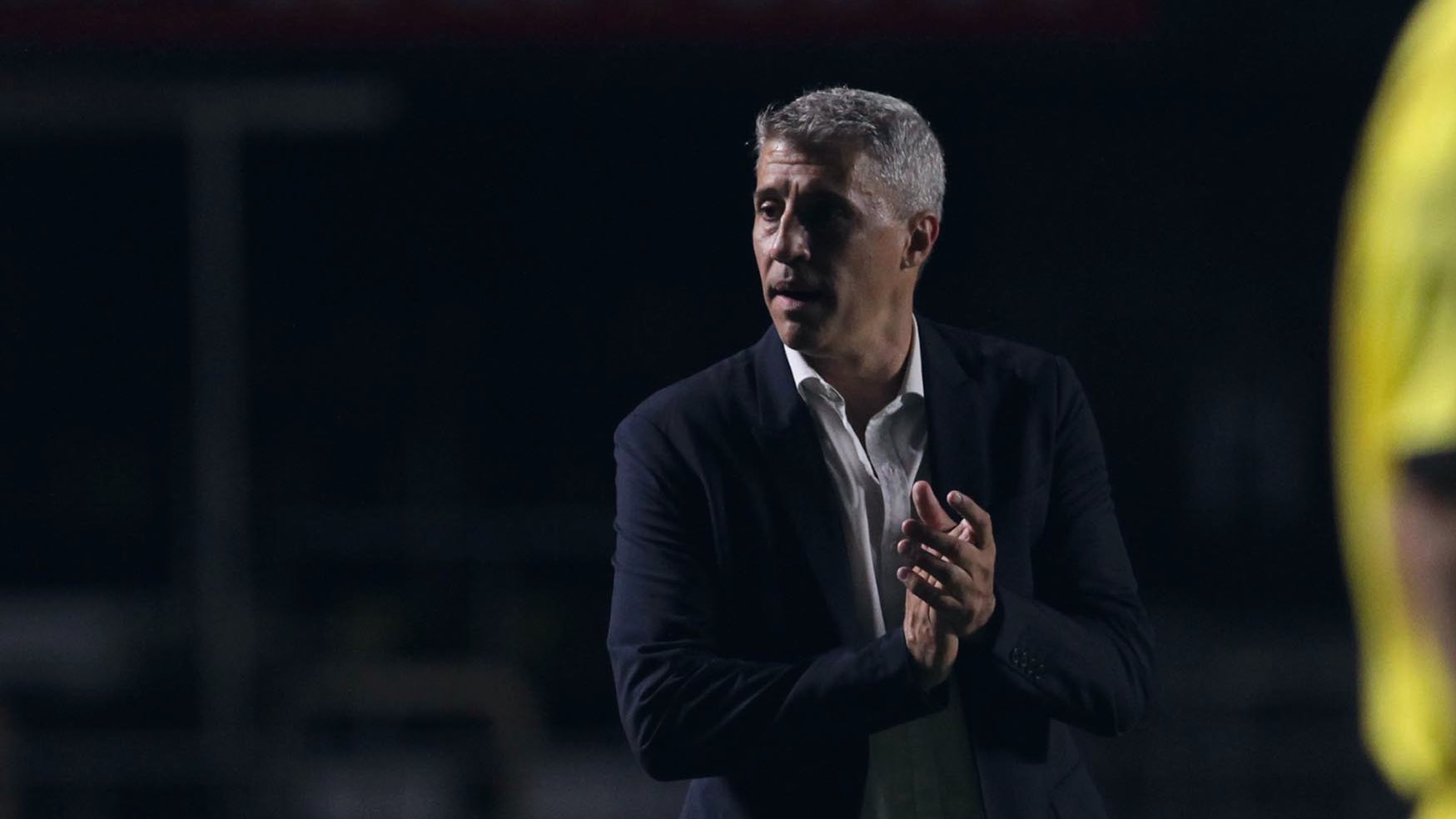 Crespo le ganó a Holan