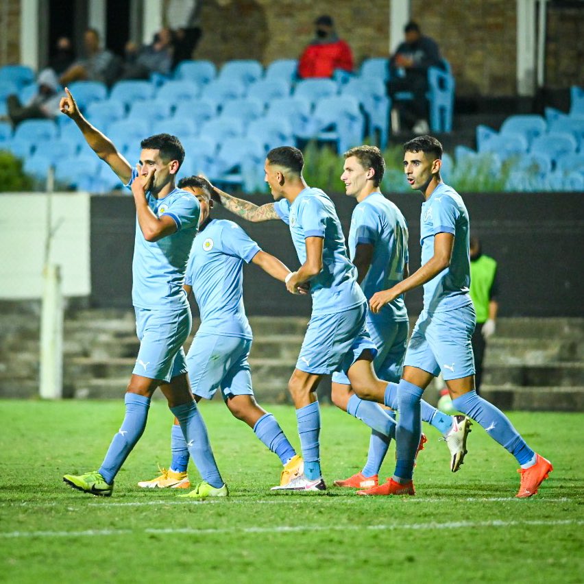 El filial del Manchester City es puntero en Uruguay
