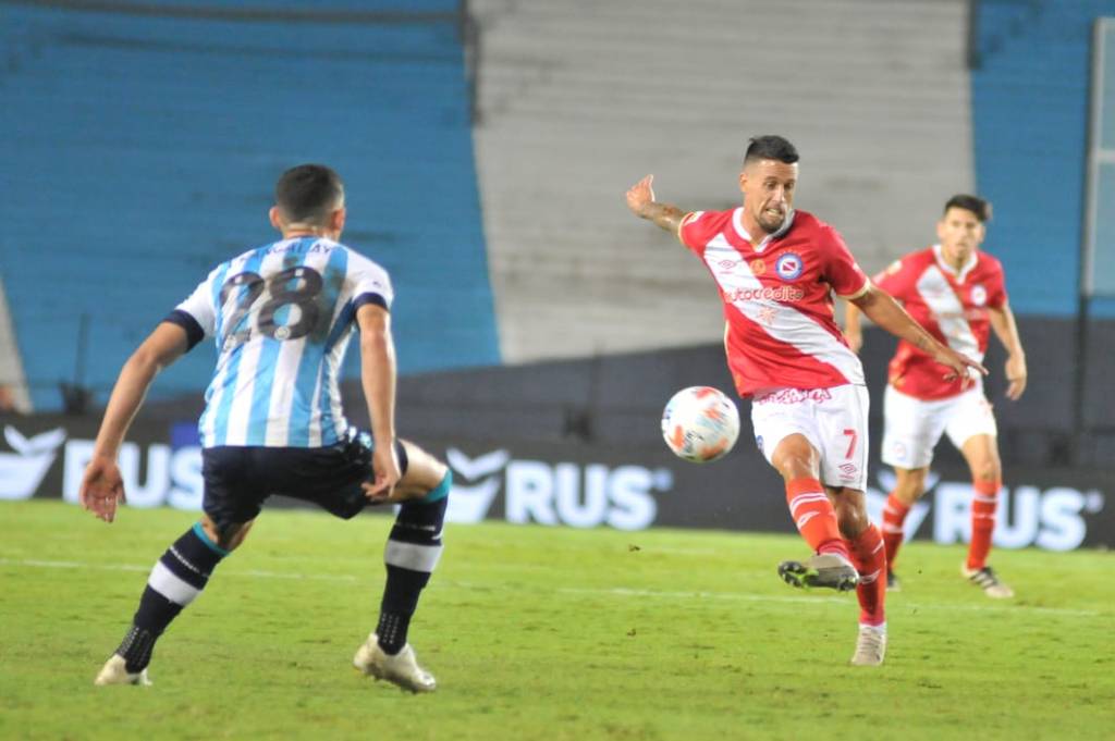 El Racing de Pizzi gana de&nbsp;nuevo