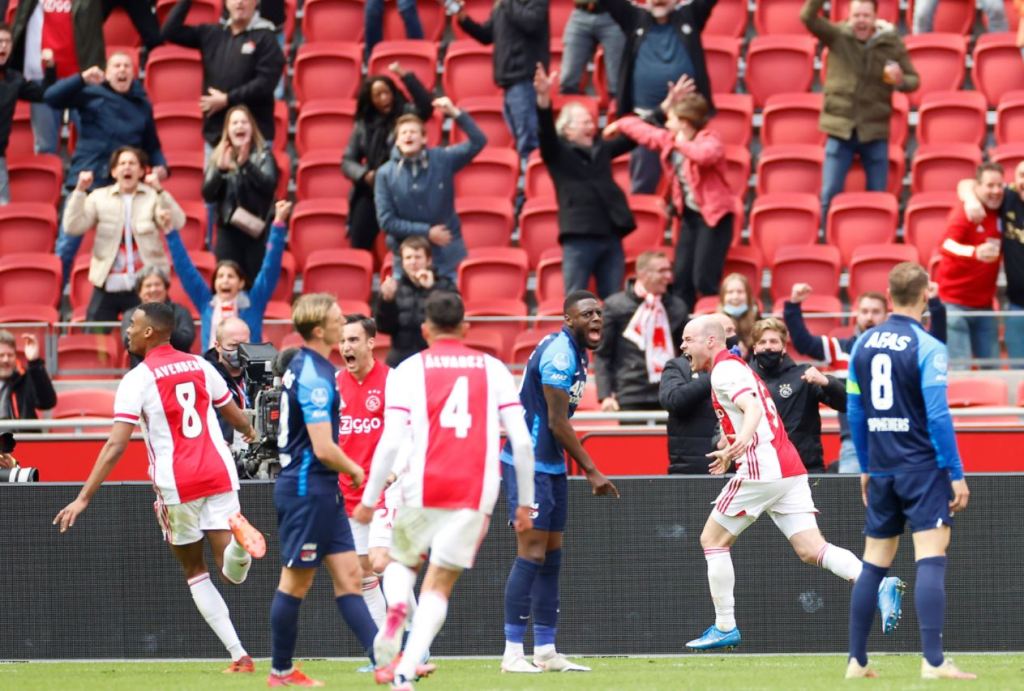 Tagliafico y Lisandro Martínez, a un paso del&nbsp;título