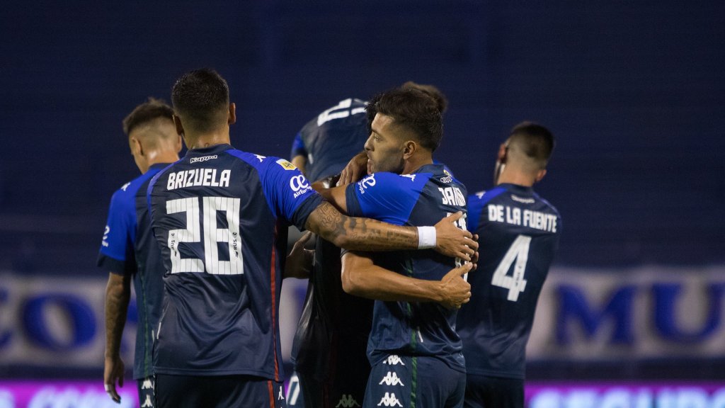 Vélez se afirma en la punta del&nbsp;campeonato
