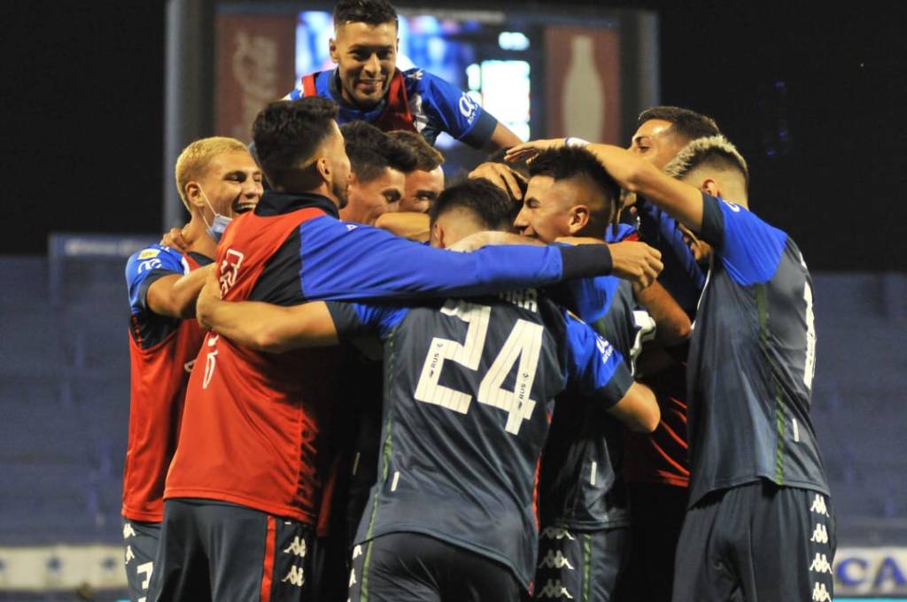 Vélez le ganó bien al Globo como&nbsp;local