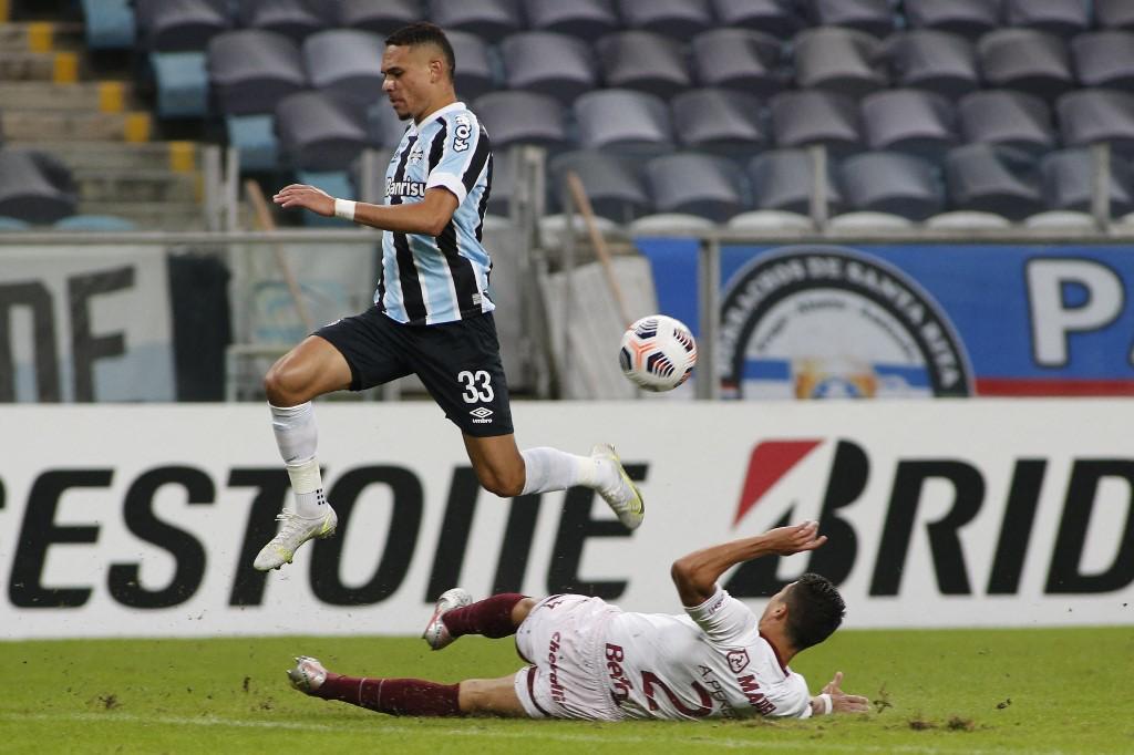 Lanús perdió en el Arena do Gremio