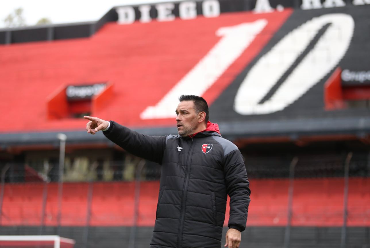 Problemas para Gamboa: un jugador chocó y lesionó a un policía