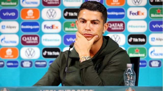 Cristiano Ronaldo analiza tres clubes para seguir su&nbsp;carrera