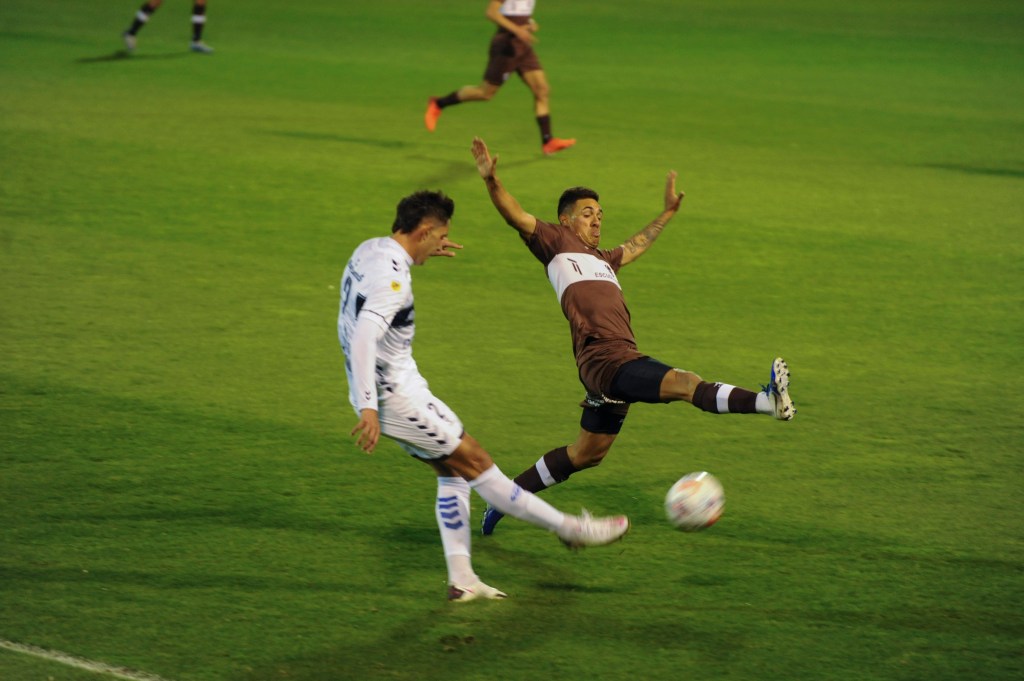 Empate entre el Lobo y el Calamar en La&nbsp;Plata