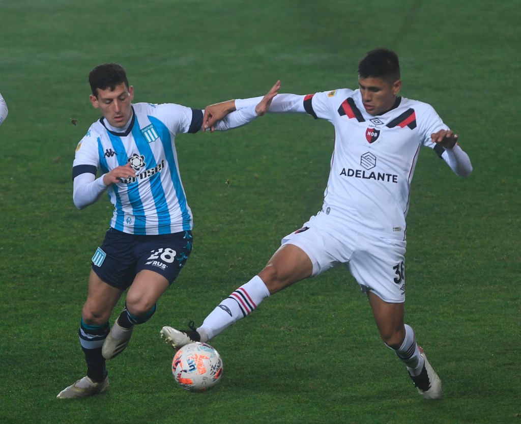 Tras la salida de Pizzi, Racing venció a&nbsp;Newell’s