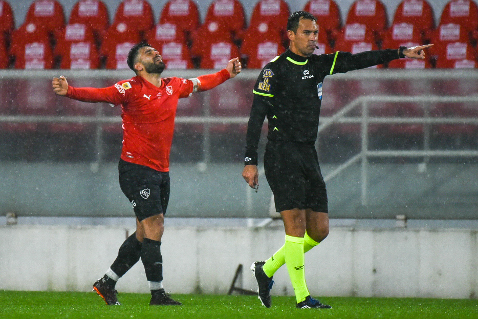 El ‘Rojo’ se llevó el clásico y es&nbsp;puntero