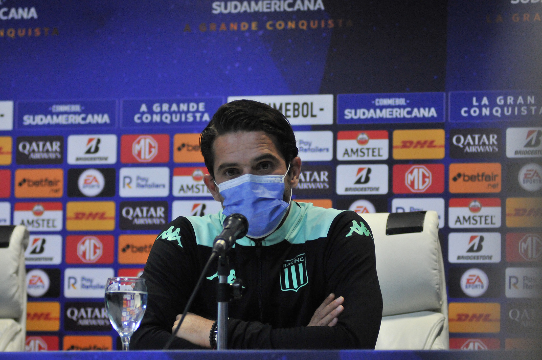 Gago no descarta nada