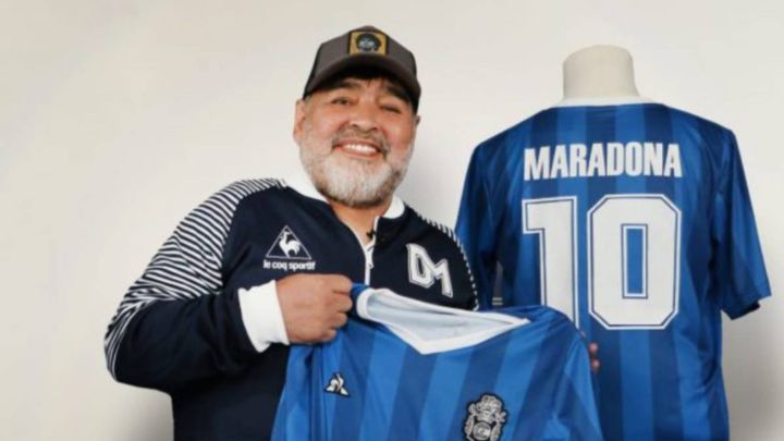 ¡Se subastó la camiseta de Maradona!