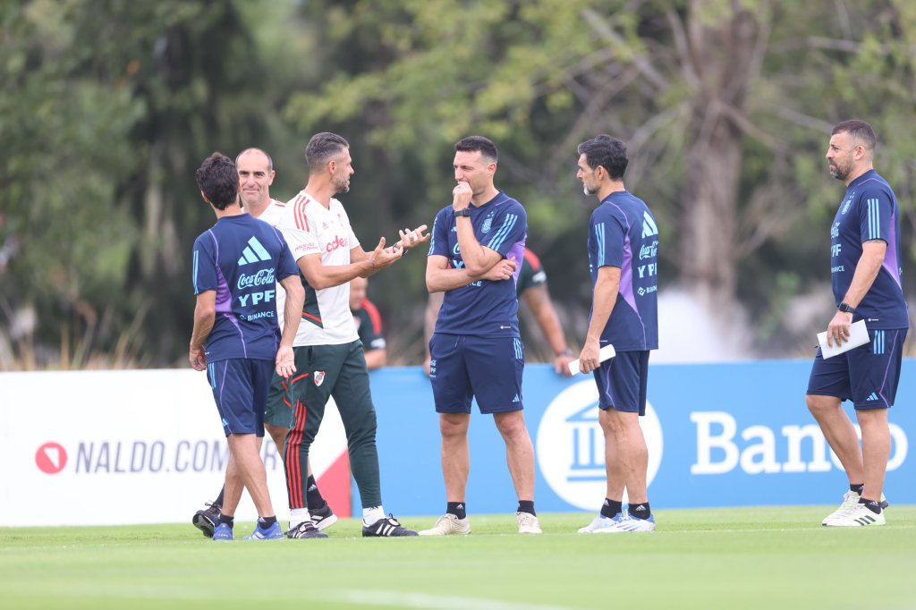 Amistoso informal de la Selección con River antes de viajar el lunes a&nbsp;Paraguay