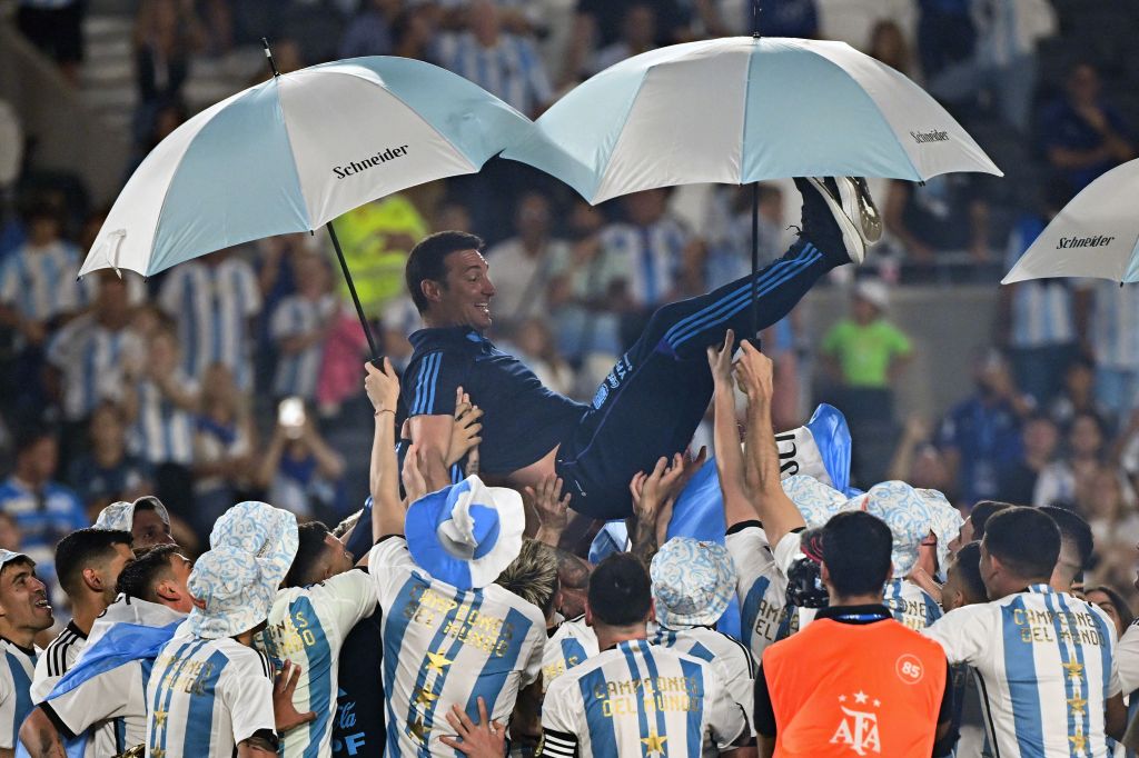 Scaloni se emocionó y los hinchas le dedicaron un&nbsp;cantito