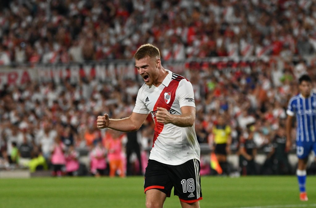 Goleada de un River que poco a poco se asoma a la&nbsp;punta