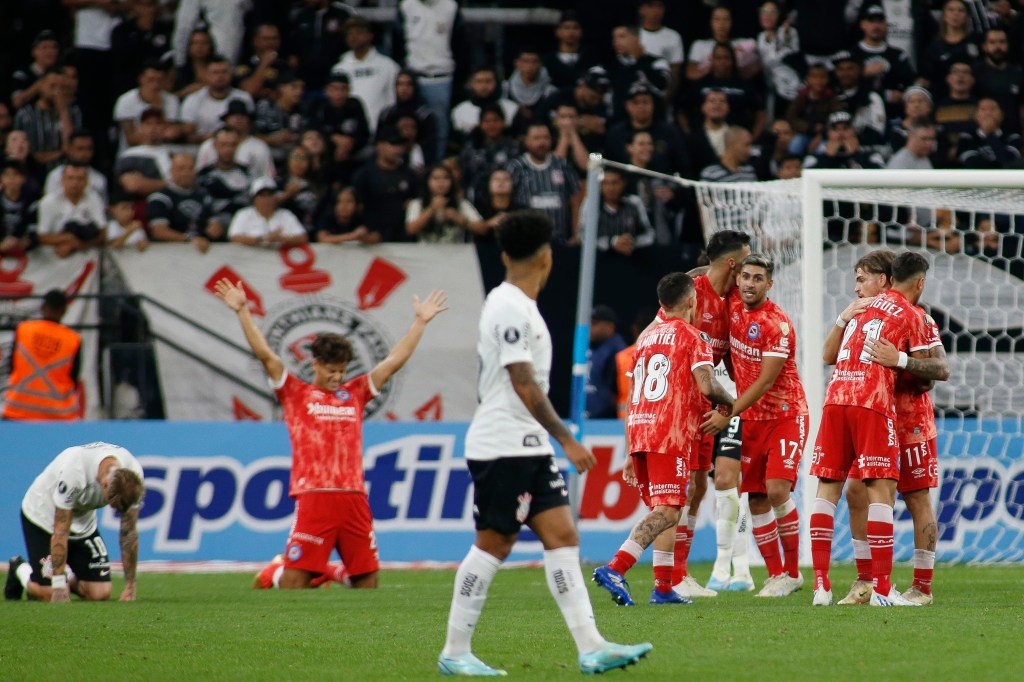 Triunfo histórico de Argentinos en Sao&nbsp;Paulo