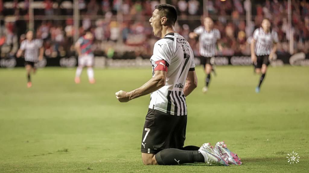 Viejos rockeros nunca mueren: cuatro goles de Cardozo contra Cerro&nbsp;Porteño