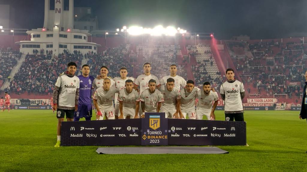 Argentinos Juniors aguanta al Globo con dos&nbsp;menos