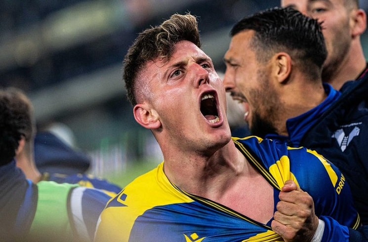 Con golazo de Gaich y ayuda del arquero del Sassuolo, el Verona sigue&nbsp;soñando