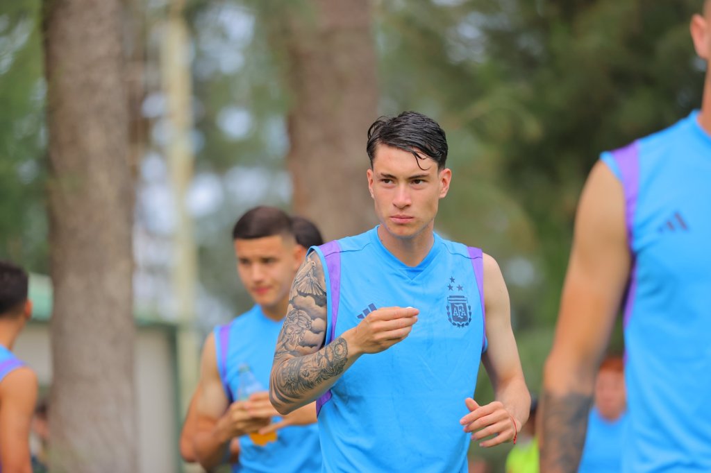 Un exentrenador de la Sub-20 puso a Argentina&nbsp;candidata