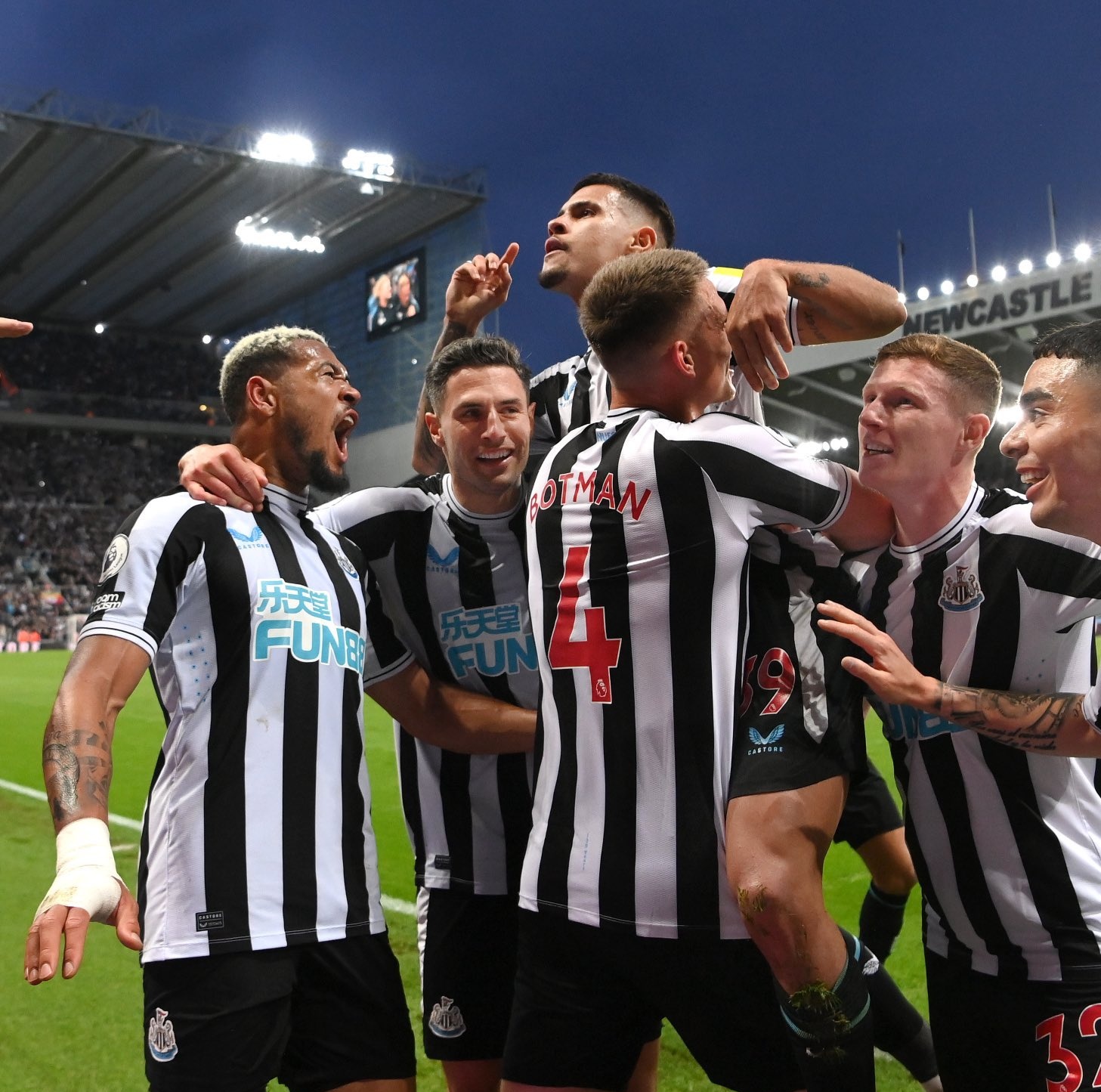 Newcastle empató ante el Leicester y se clasificó a la Champions League